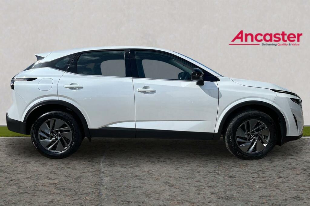 Nissan Qashqai 1.5 E-power 205 Acenta Premium LV26WXF White #4