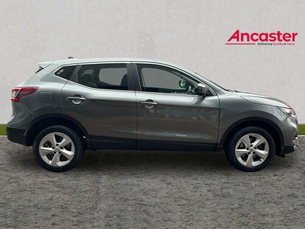 Nissan Qashqai 1.3 Dig-t Acenta Premium Silver #2
