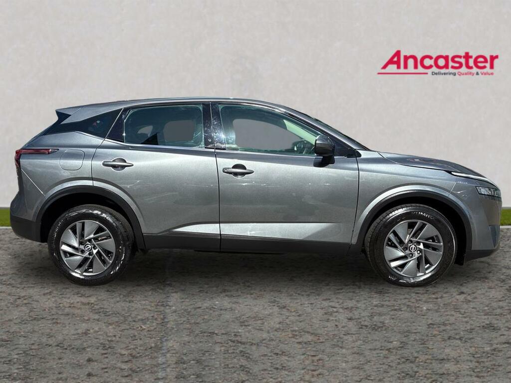 Nissan Qashqai 1.3 Dig-t Mh 158 Acenta Premium Xtronic Silver #2