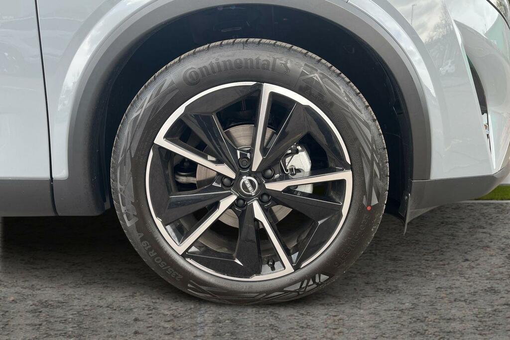 Nissan Qashqai 1.3 Dig-t Mh Tekna Bose Grey #5