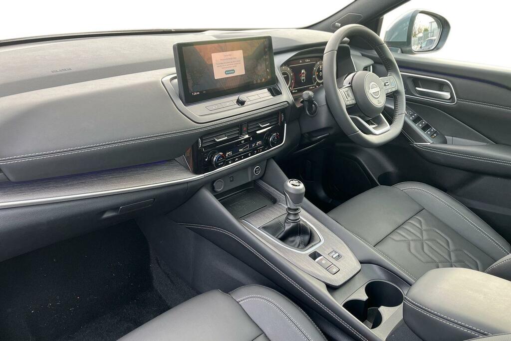 Nissan Qashqai 1.3 Dig-t Mh Tekna Bose Grey #2