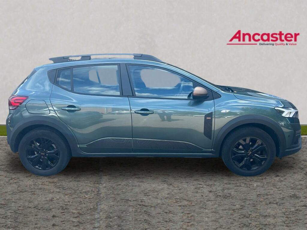 Dacia Sandero Stepway 1.0 Tce Extreme Cvt LY24MVD Green #2