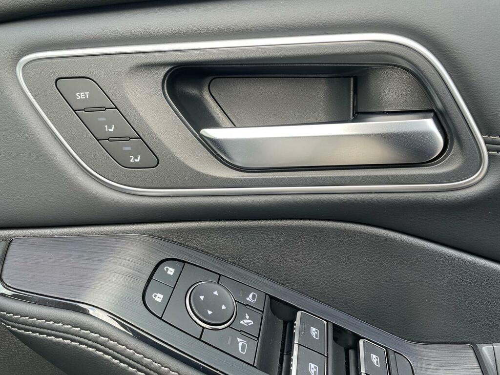 Nissan X-Trail Tekna Silver #37