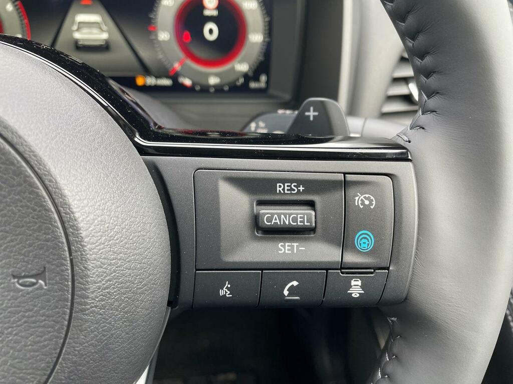 Nissan X-Trail Tekna Silver #22