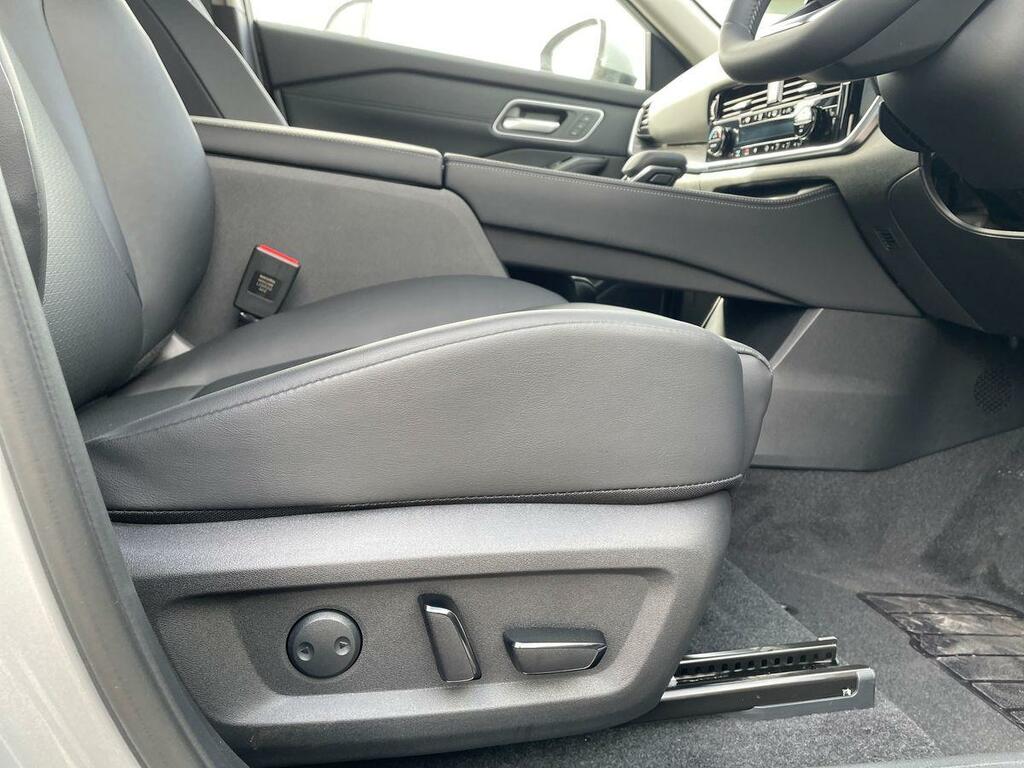 Nissan X-Trail Tekna Silver #34