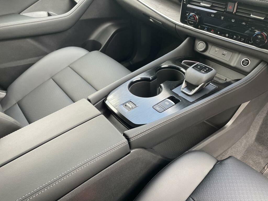 Nissan X-Trail Tekna Silver #14