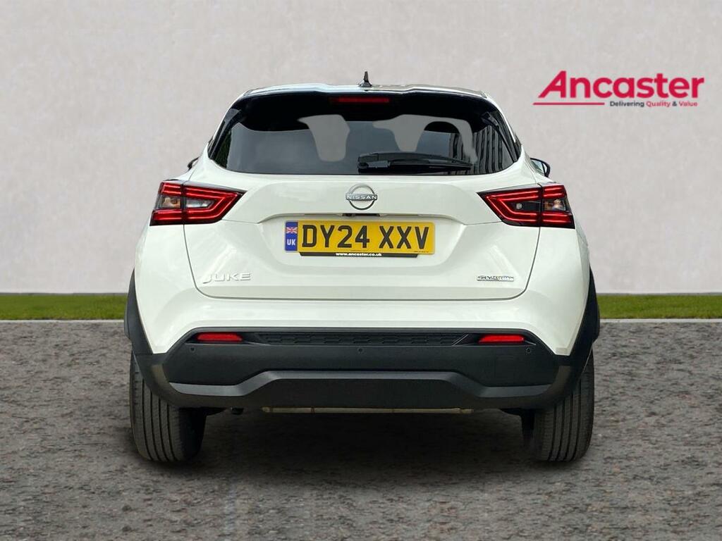 Nissan Juke 1.6 Hybrid N-connecta DY24XXV White #4