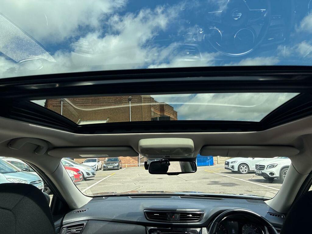 Nissan X-Trail Estate Black #28