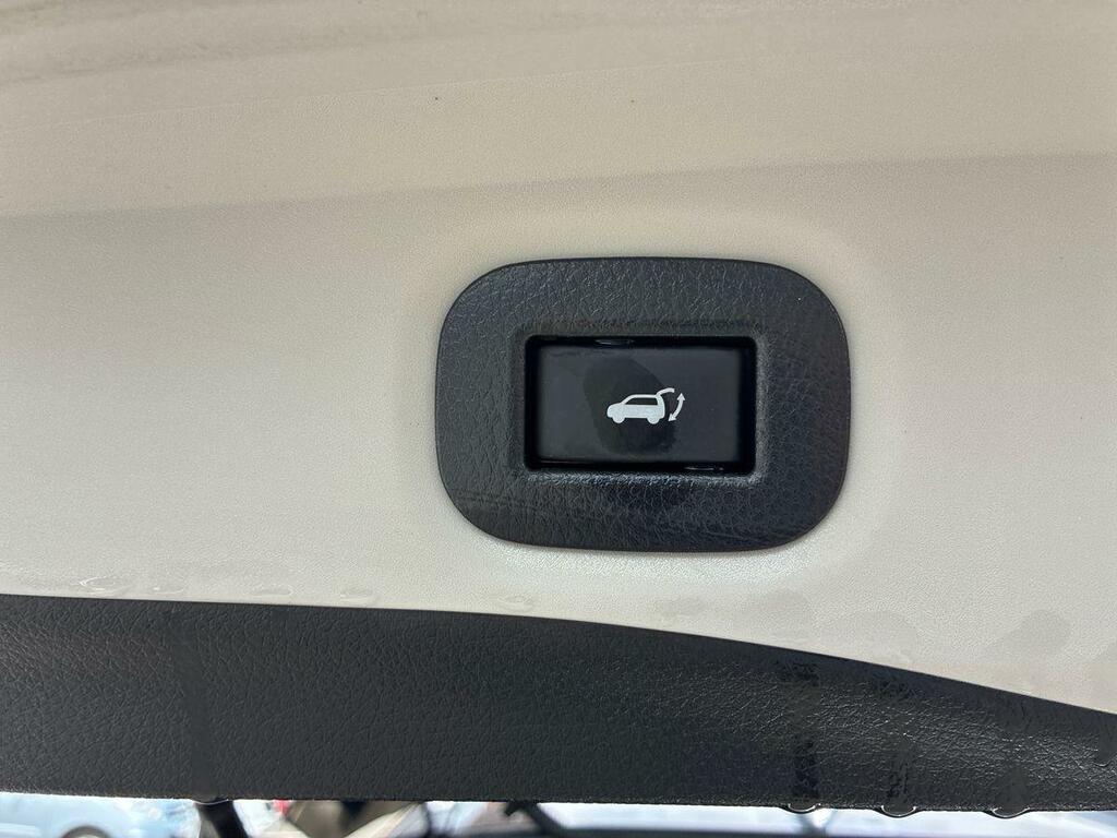 Nissan X-Trail Estate Black #27