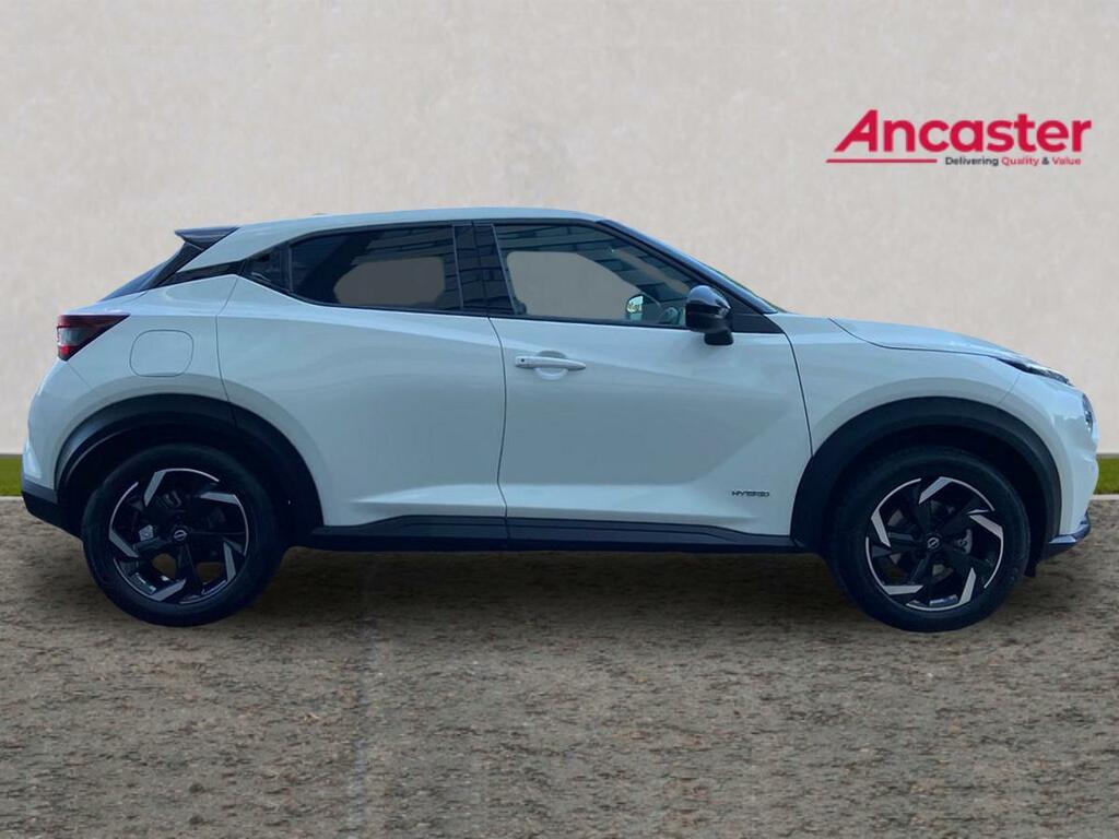 Nissan Juke 1.6 Hybrid N-connecta DV24WKA White #2