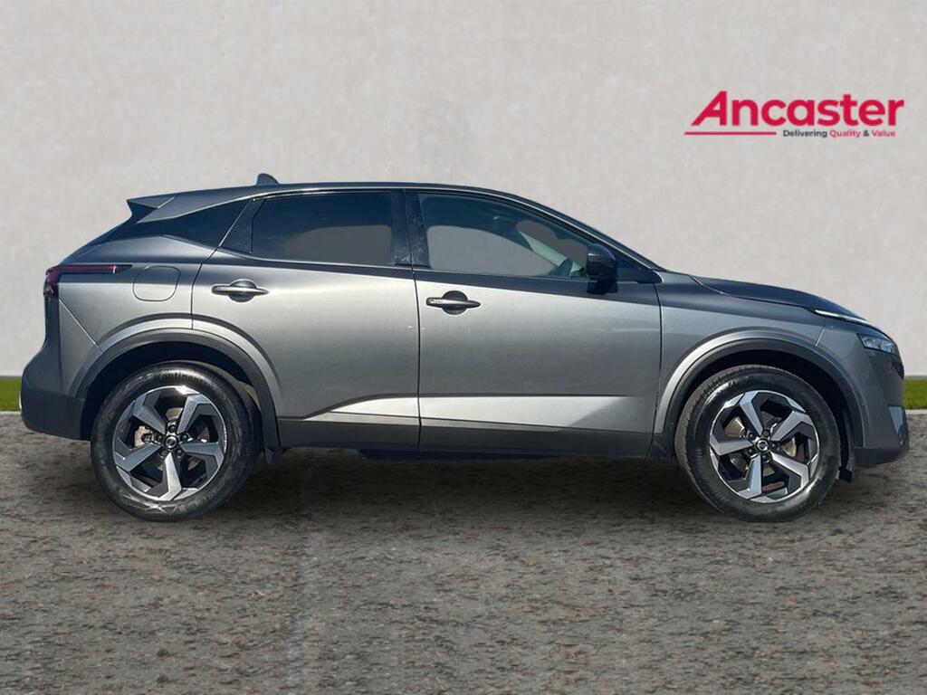 Nissan Qashqai 1.3 Dig-t Mh 158 N-connecta Xtronic Silver #2