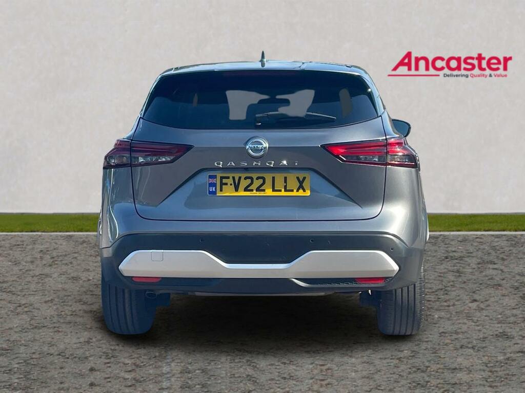 Nissan Qashqai 1.3 Dig-t Mh 158 N-connecta Xtronic Silver #4