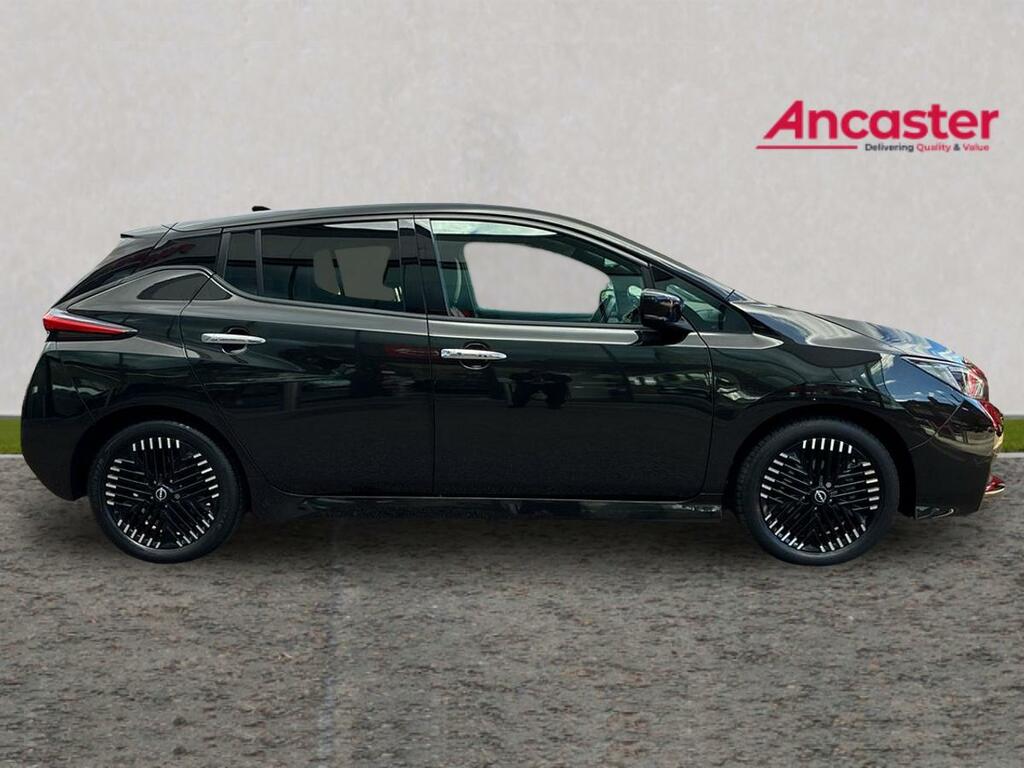 Nissan Leaf 110Kw N-connecta 39Kwh Black #2