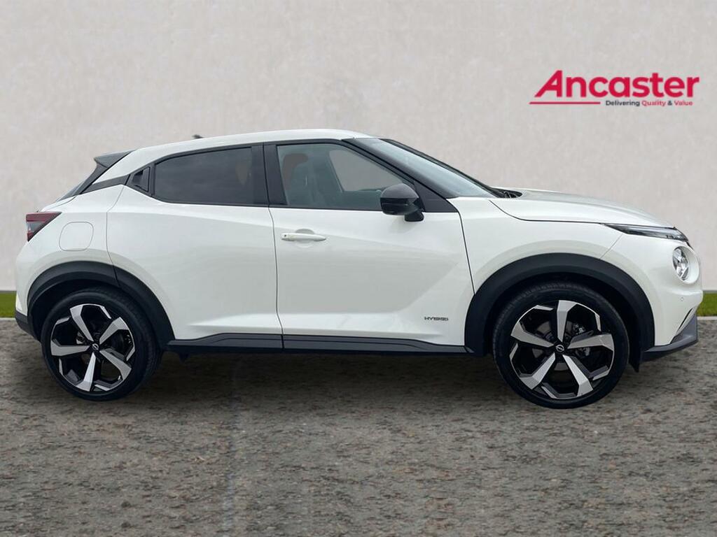Nissan Juke 1.6 Hybrid Tekna White #2