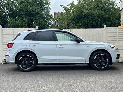 Audi Q5 Q5 Black Edition DG19ANV White #6