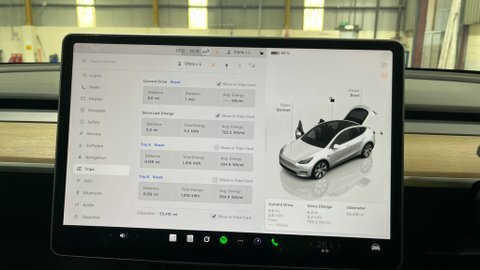 Tesla Model Y Dual Motor Long AF72WDW White #3