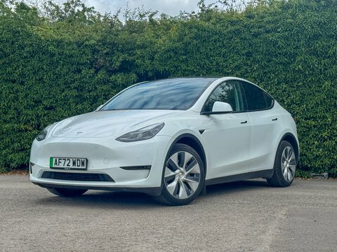Tesla Model Y Dual Motor Long AF72WDW White