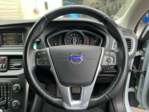 Volvo V40 1.6 D2 R-design 113 Bhp Blue #19