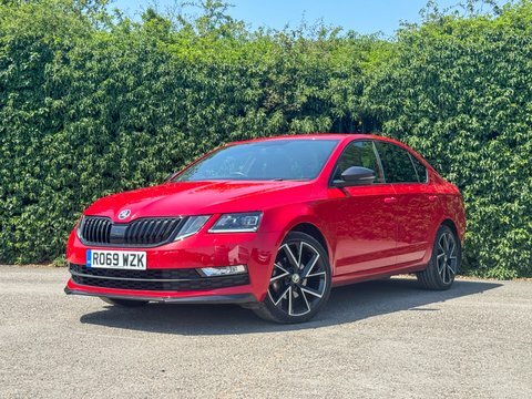 Skoda Octavia 1.5 Tsi Act Red #2