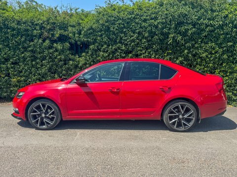 Skoda Octavia 1.5 Tsi Act Red #6