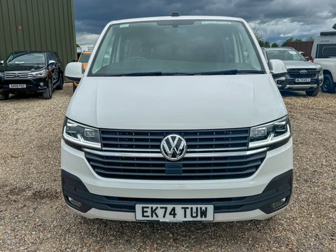 Volkswagen Transporter Crew Cab EK74TUW White #5