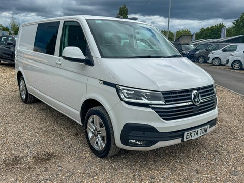 Volkswagen Transporter Crew Cab EK74TUW White #6