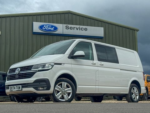 Volkswagen Transporter Crew Cab EK74TUW White #2