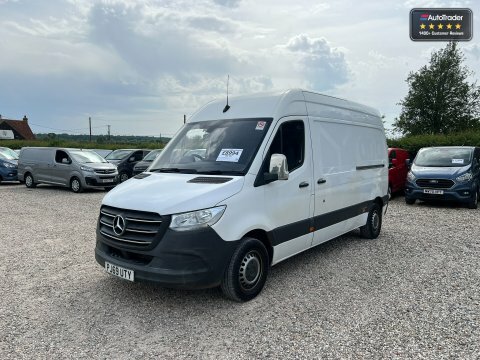 Mercedes-Benz Sprinter Mwb L2h3 High PJ69UTY  #2