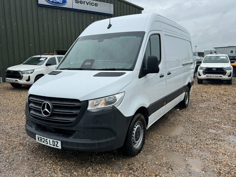 Mercedes-Benz Sprinter Mwb L2h2 KR25LDZ White #2