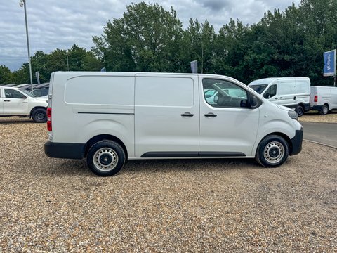 Vauxhall Vivaro Lwb L2h1 Low DV24RCU White #5
