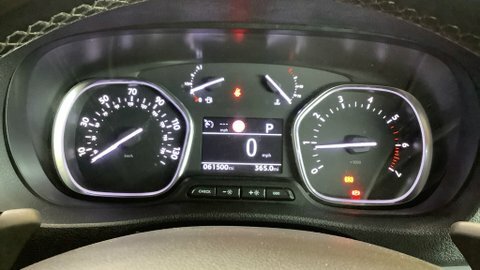 Vauxhall Vivaro Dynamic White #10