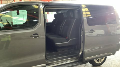 Vauxhall Vivaro Dynamic White #8