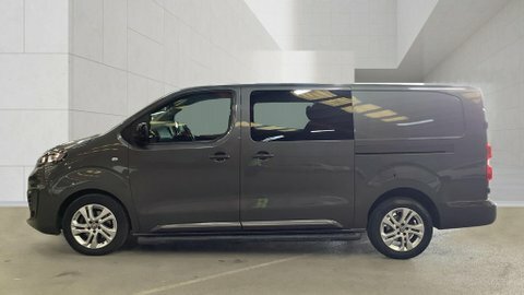 Vauxhall Vivaro Dynamic White #7