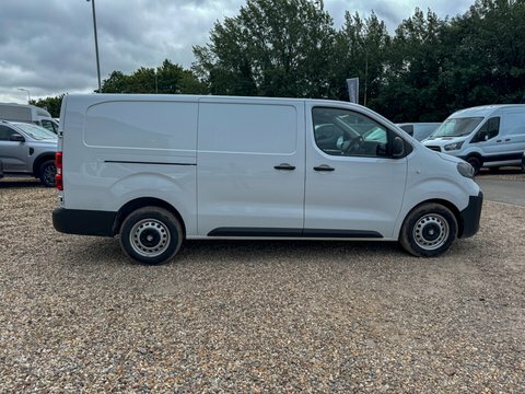 Vauxhall Vivaro Lwb L2h1 Low BD25CMO White #5
