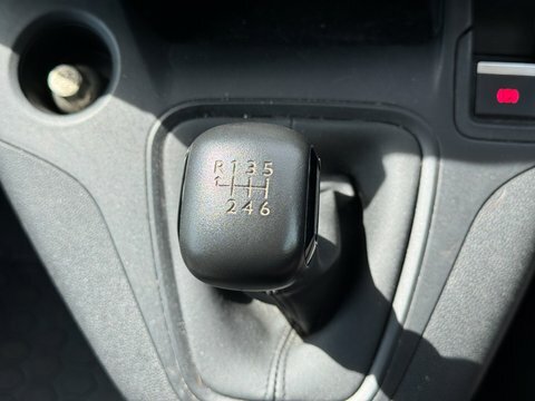 Peugeot Partner Mpv White #37