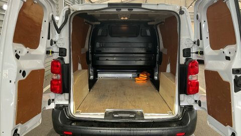 Vauxhall Vivaro Swb L1h1 Low DS23KPV White #5