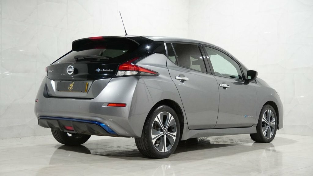 Nissan Leaf Hatchback Grey #4