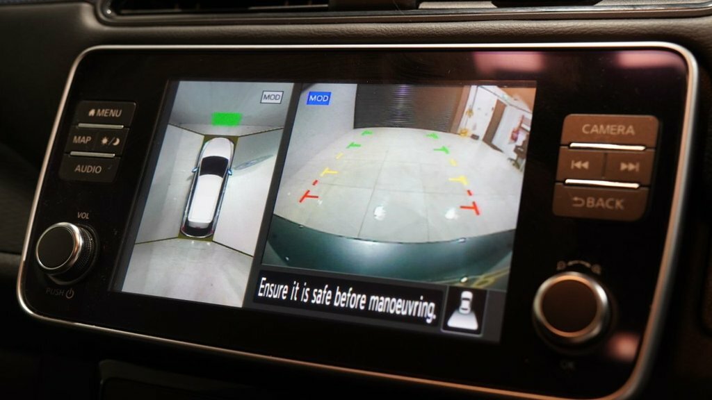 Nissan Leaf Hatchback Grey #2