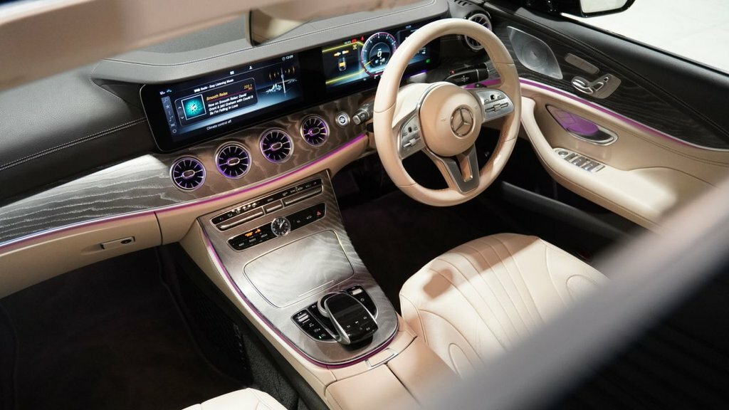 Mercedes-Benz CLS Saloon Blue #2