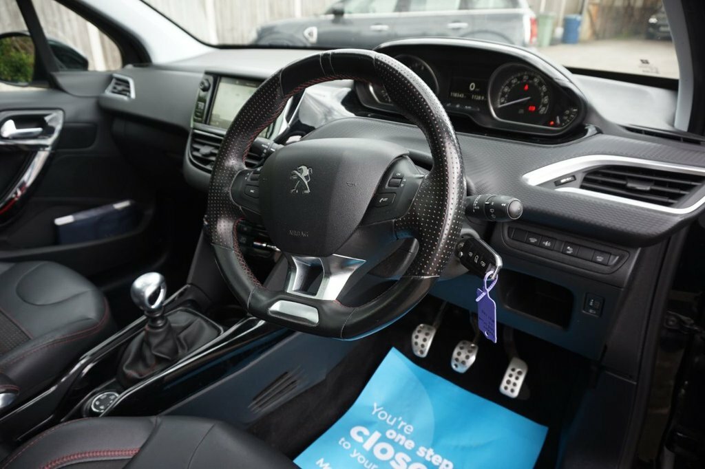Peugeot 2008 Suv AF67CZJ Black #4