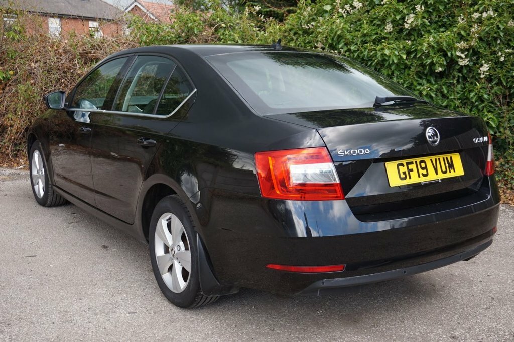 Skoda Octavia 1.6L Se Technology Black #3