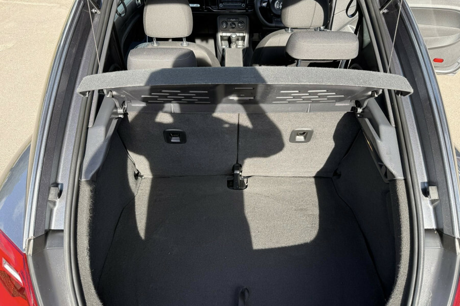 Volkswagen Beetle White #14