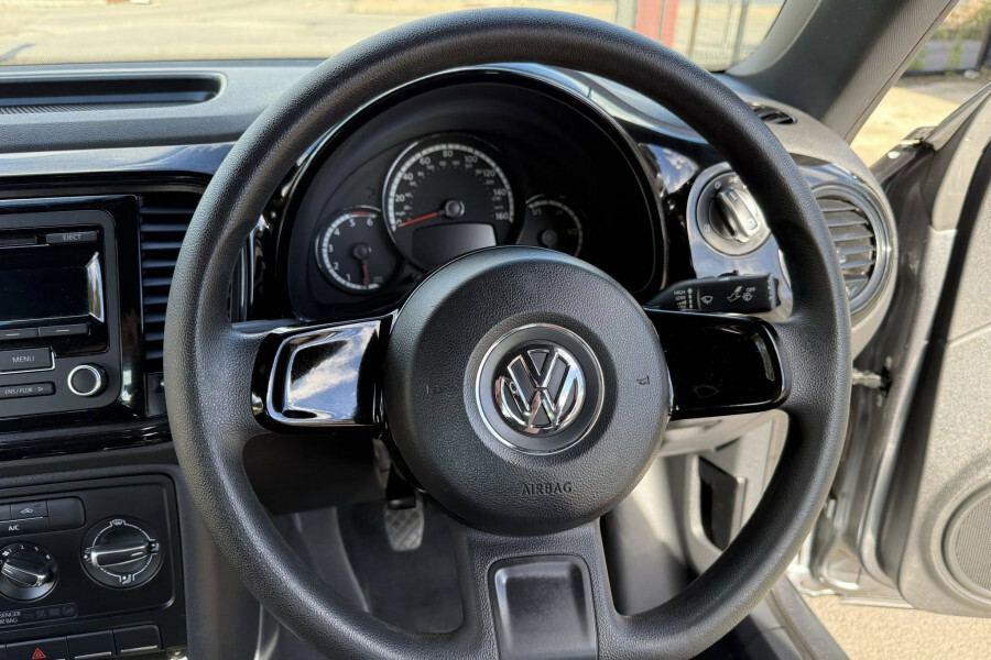 Volkswagen Beetle White #17
