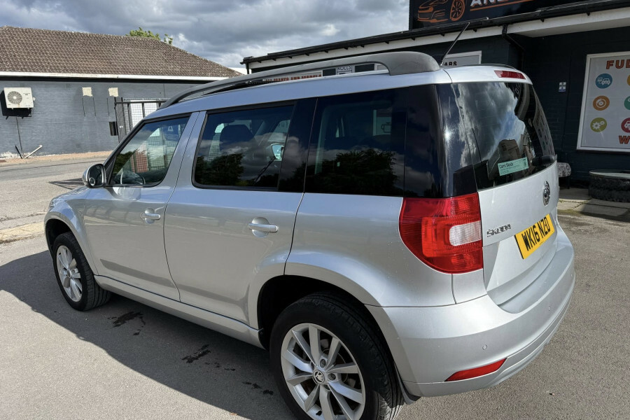 Skoda Yeti Suv Silver #3