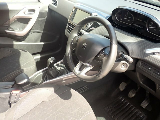 Peugeot 2008 Blue Hdi Allure Red #7