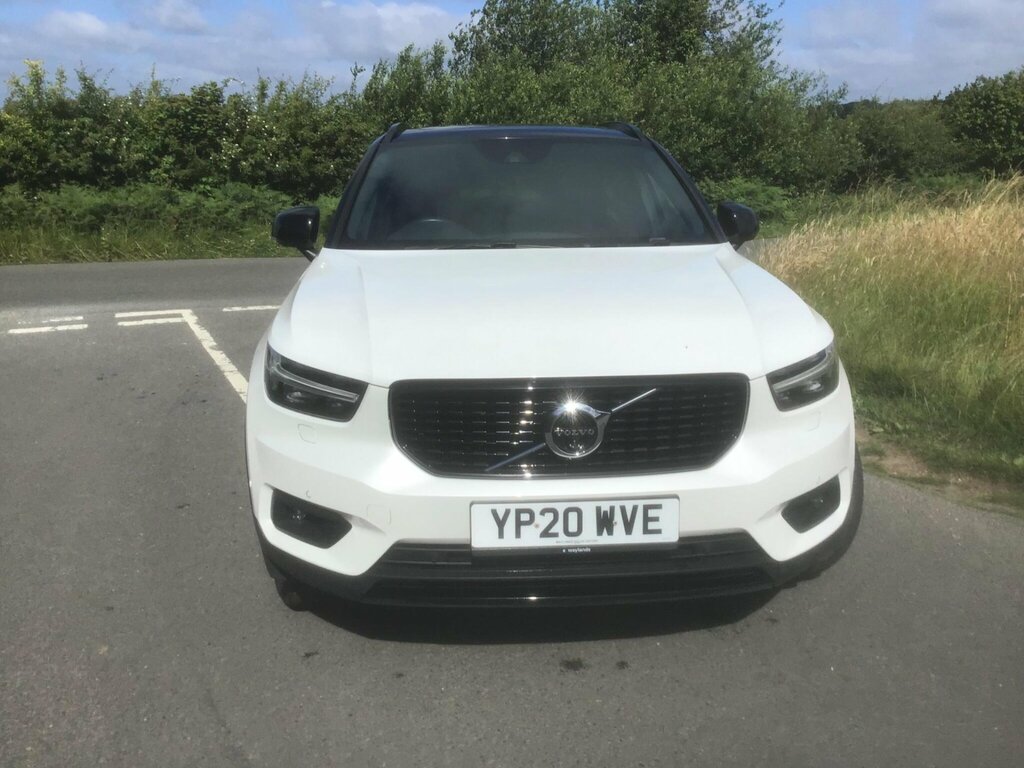 Volvo XC40 1.5H T5 Twin Engine Recharge 10.7Kwh R-design Pro White #2