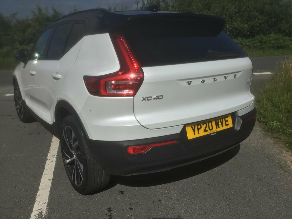 Volvo XC40 1.5H T5 Twin Engine Recharge 10.7Kwh R-design Pro White #5