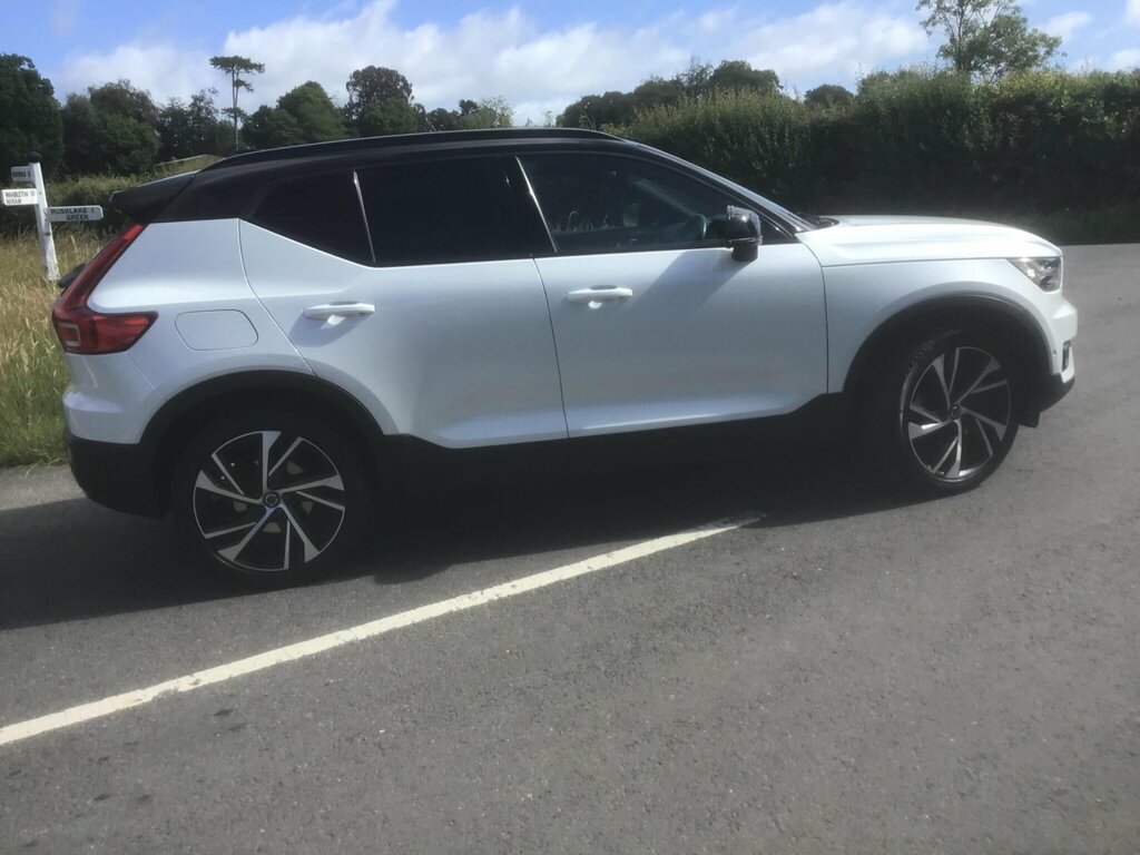 Volvo XC40 1.5H T5 Twin Engine Recharge 10.7Kwh R-design Pro White #3