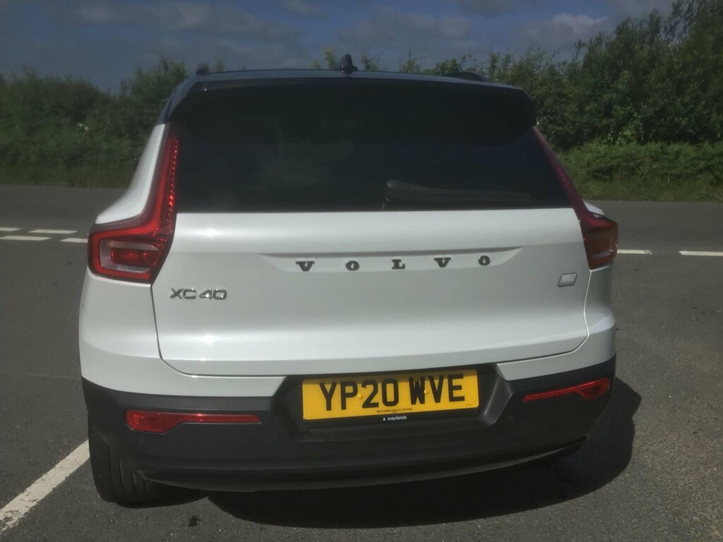 Volvo XC40 1.5H T5 Twin Engine Recharge 10.7Kwh R-design Pro White #6
