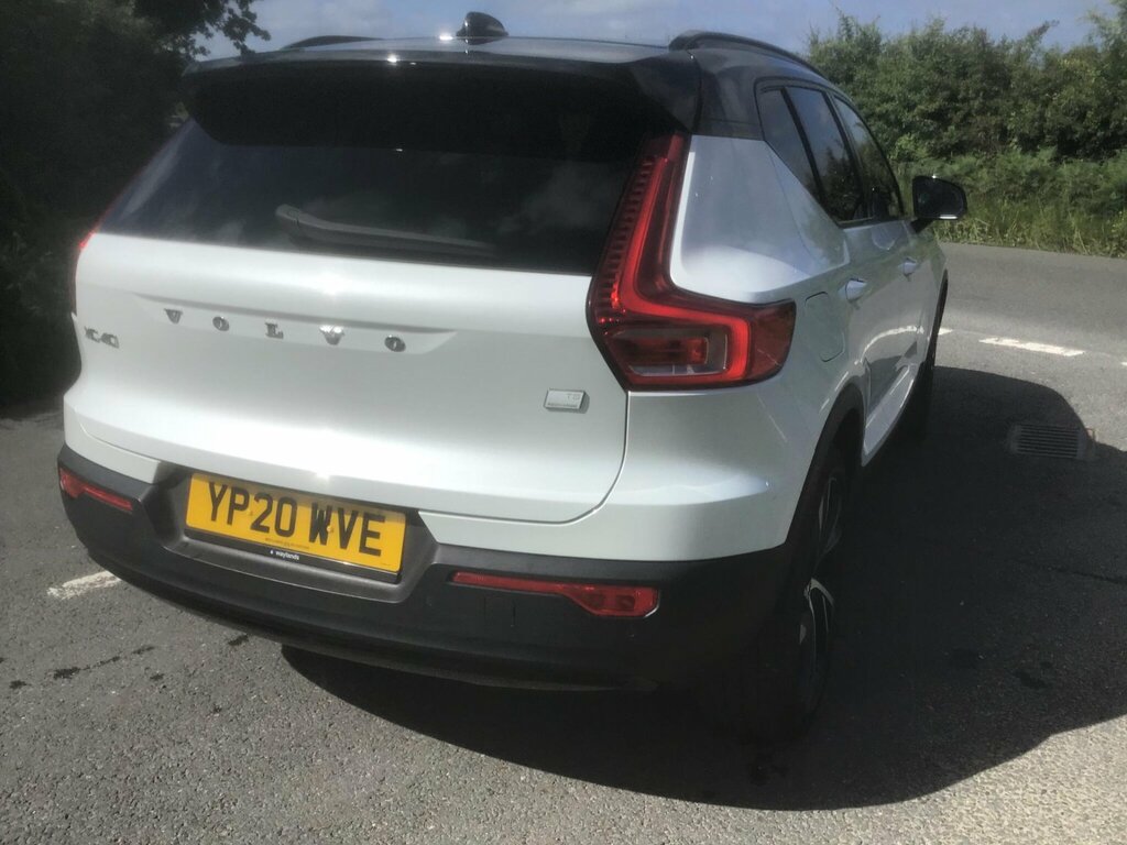 Volvo XC40 1.5H T5 Twin Engine Recharge 10.7Kwh R-design Pro White #4